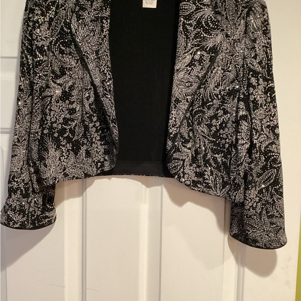 Crop Sequence Jacket - Picture 3 of 6